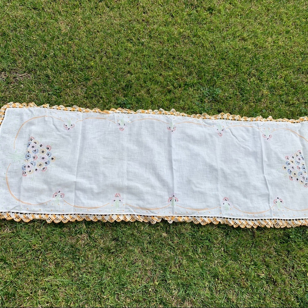 Table Runner - Picture 3 of 5